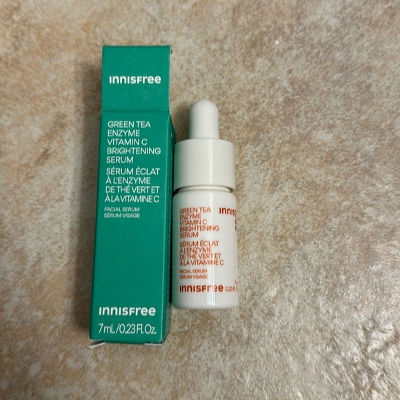 innisfree Green Tea Enzyme Vitamin C Brightening Serum - Picture 1 of 3